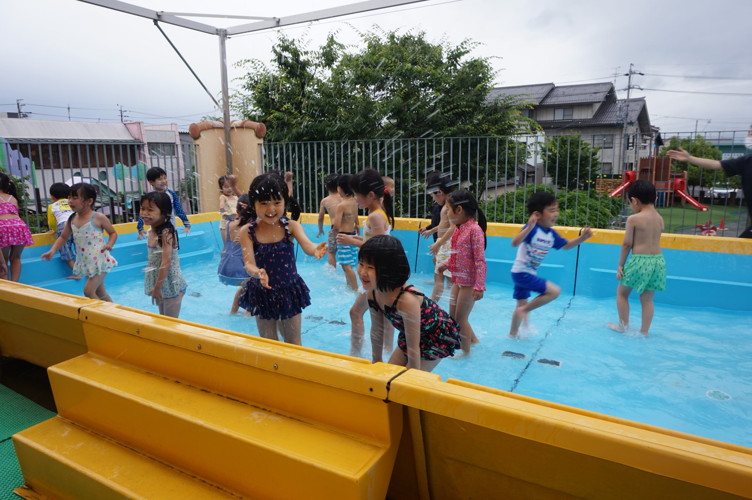 プールあそび楽しいよ 若葉第二幼稚園 岐阜
